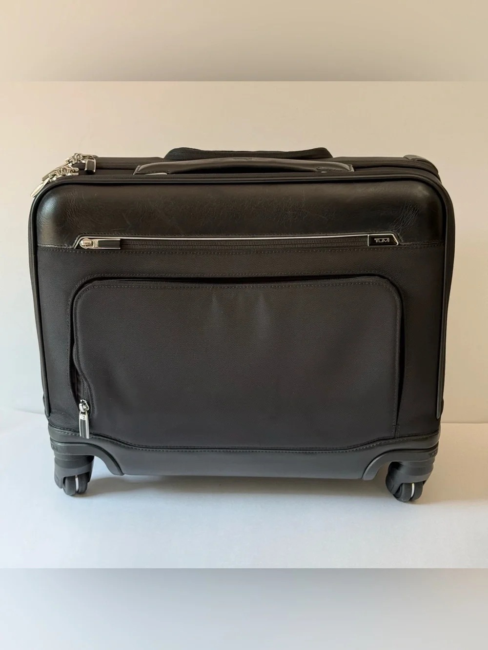 TUMI Arrivé McAllen Mobile Office Carry-On Compact Spinner Briefcase Black EUC